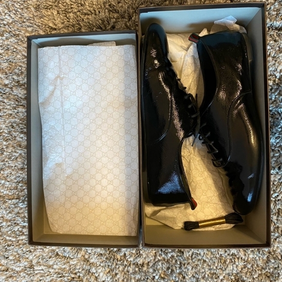 Authentic Gucci loafers - Picture 1 of 11